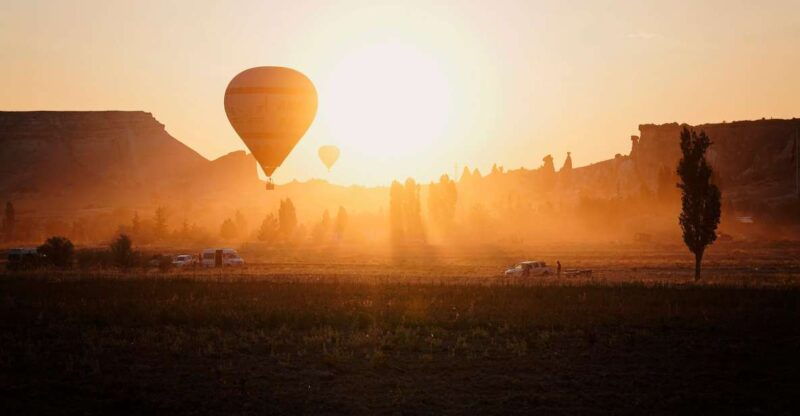 hot-air-balloons-in-goreme-red-valley