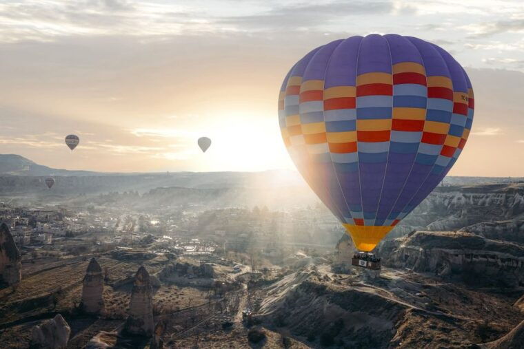 hot-air-balloons-in-goreme-red-valley
