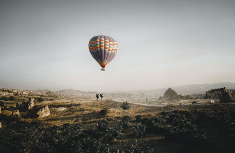 hot-air-balloons-in-goreme-red-valley