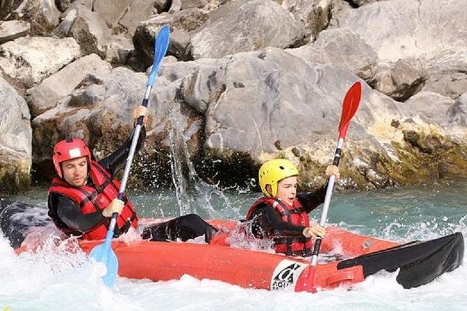 hot-dog-inflatable-canoe-on-the-durance
