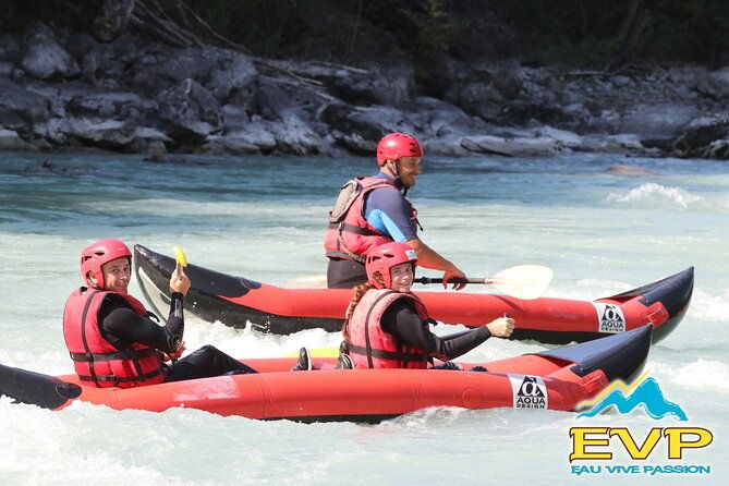 hot-dog-inflatable-canoe-on-the-durance