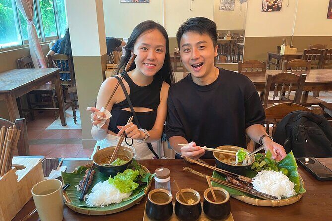 (HOT) Hanoi Guided Street Food and Train Street Tour with Local - Authenticity and Insider Tips from Reviews