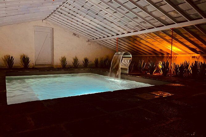 hot-water-pool-bath-inside-pineapple-plantation-dinner