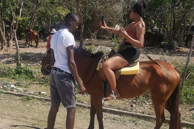 hour-horseback-riding-guided-tour-from-runaway-bay