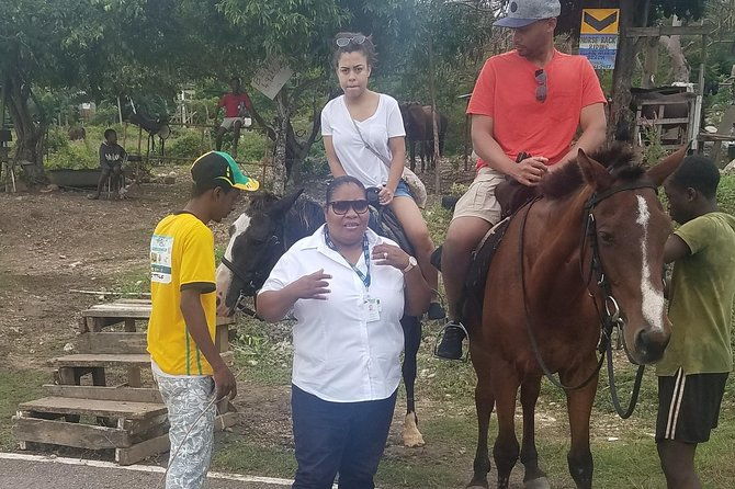 hour-horseback-riding-guided-tour-from-runaway-bay