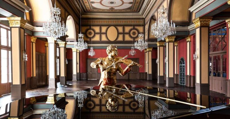 house-of-strauss-exhibition