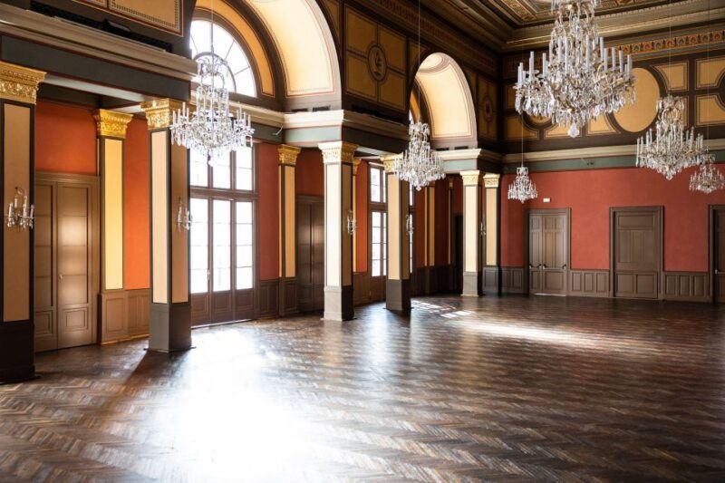 house-of-strauss-exhibition