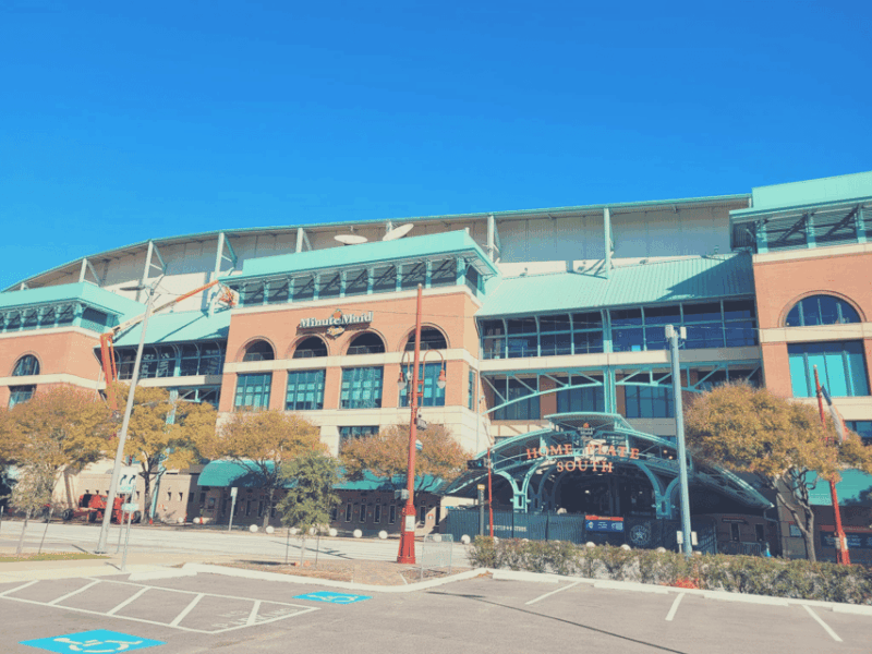 houston-houston-astros-baseball-game-at-minute-maid-park