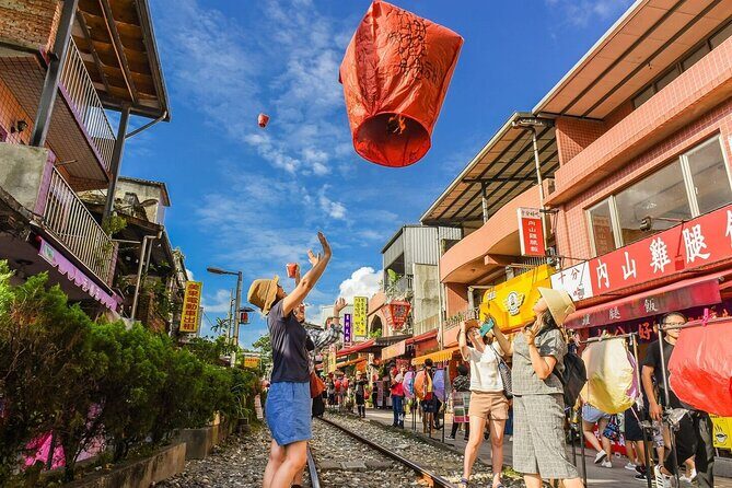Houtong Cat Village, Shifen Sky Lantern and Jiufen Full Day Tour - The Sum Up