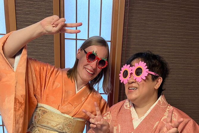 how-to-wear-a-kimono-lesson-at-west-side-of-tokyo
