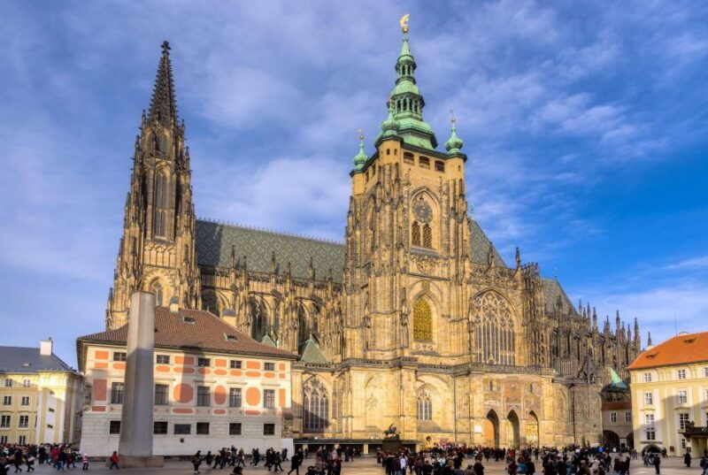 hradcany-prague-castle-guided-tour-tickets-transfers-2