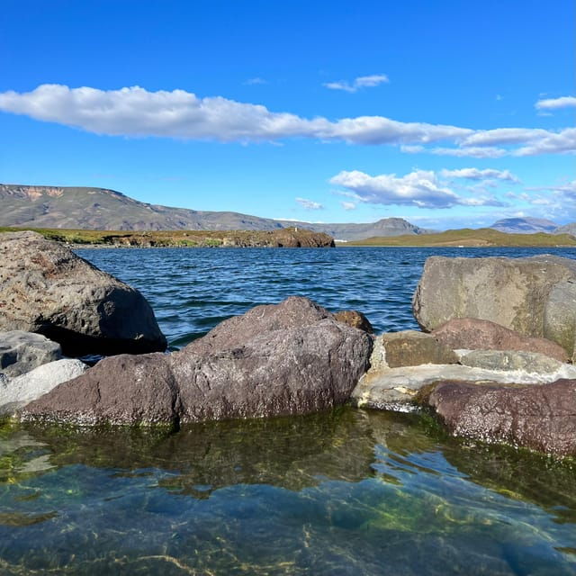 hraunfossar-barnafosshvamsvik-hot-spring-private-tour