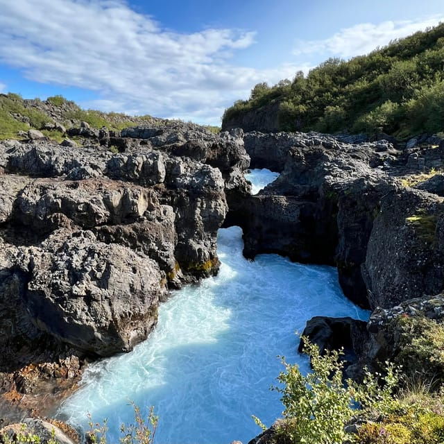hraunfossar-barnafosshvamsvik-hot-spring-private-tour