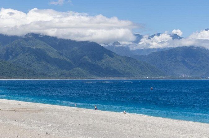 Hualien Tour in Qixingtan Beach, Liyu Lake, and Lintianshan Park - FAQs