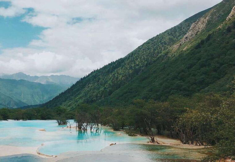 huanglong-scenic-area-explore-stunning-five-colored-ponds