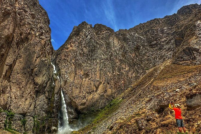 huaruro-waterfall-colca-canyon-trekking-4-days