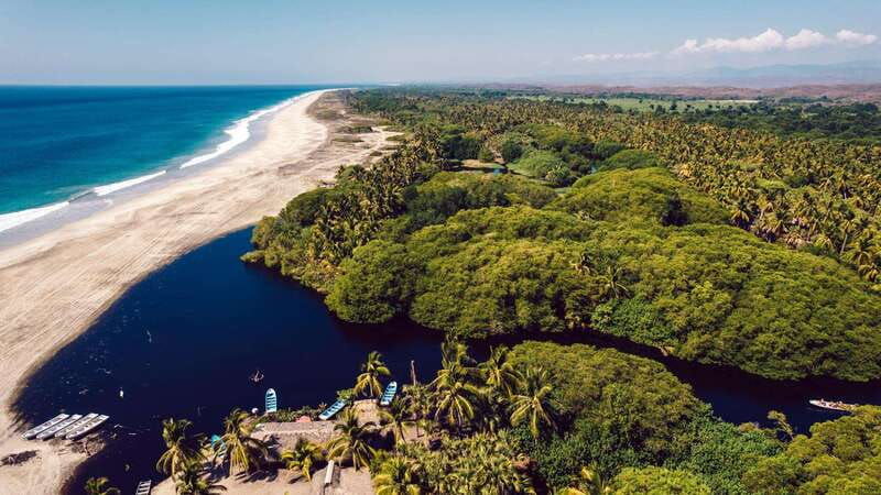 huatulco-ecotour-with-crocodiles-migrating-birds