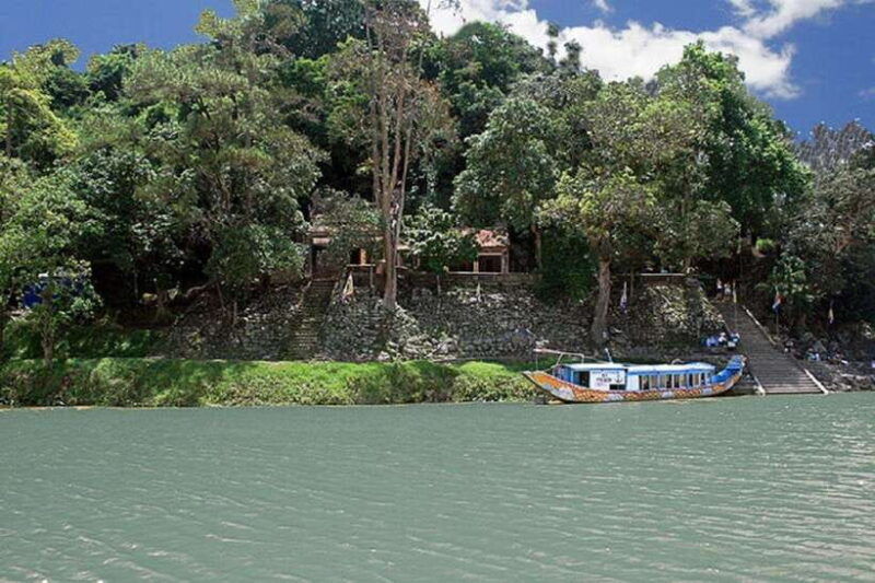 hue-boat-tour-on-perfume-river-with-royal-tombs