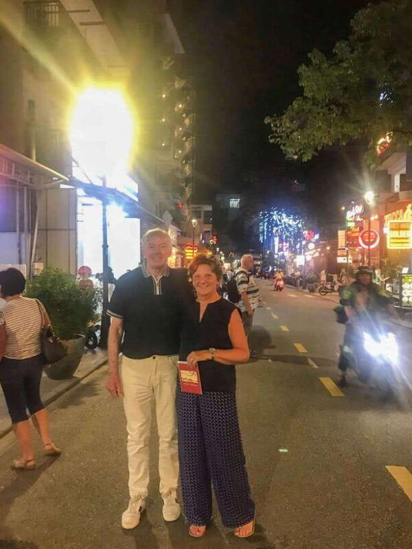 hue-by-night-a-romantic-dragon-boat-cruise