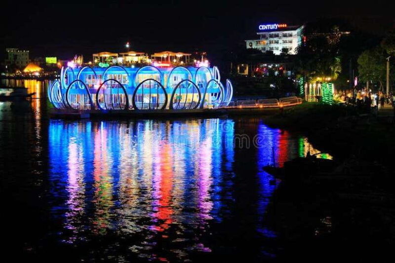 hue-by-night-a-romantic-dragon-boat-cruise