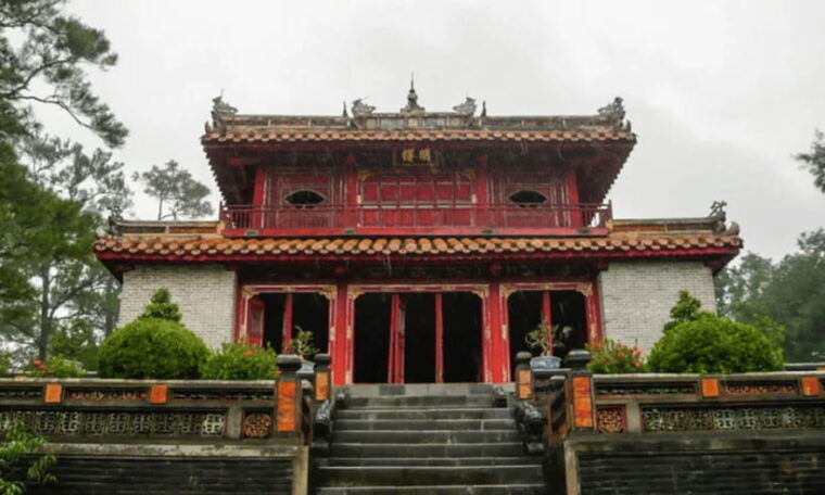 hue-city-tour-and-dragon-boat-trip-small-group-from-hue