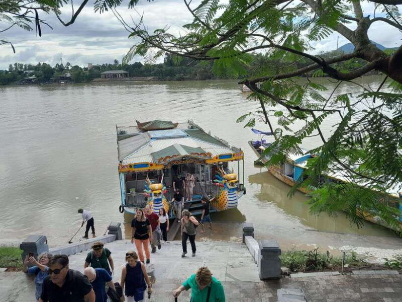 hue-city-tour-half-day-by-private-car-dragon-boat