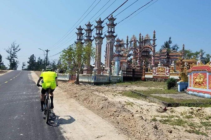 Hue Cycling Tour Thanh Toan Bridge An Bang Village city of Ghost - FAQ