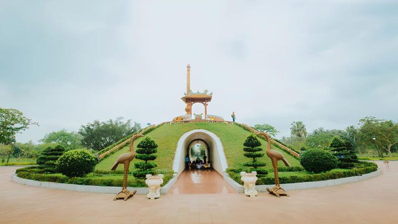 hue-explore-tour-with-vinh-moc-tunnels-and-khe-sanh-base