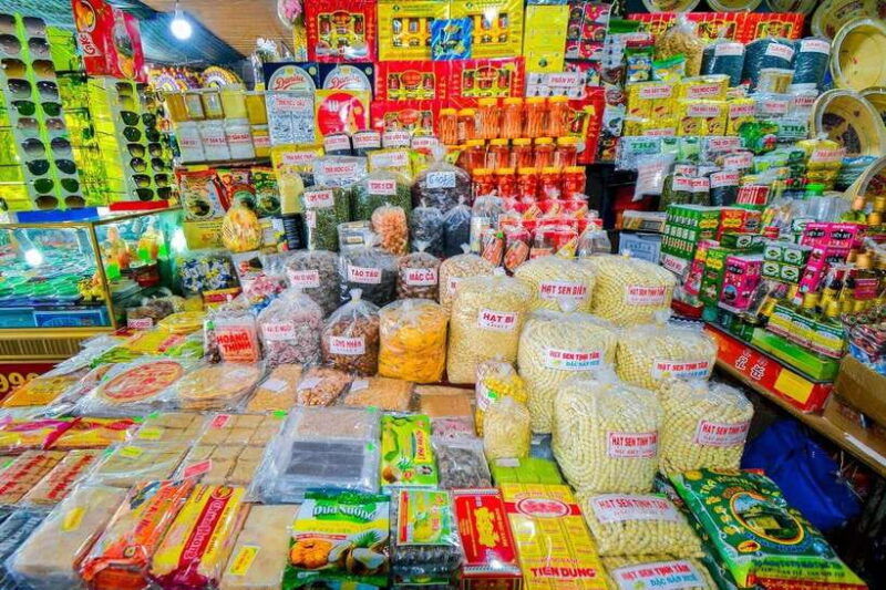 hue-food-tour-by-walking-or-cyclo-or-motorcycle-with-driver