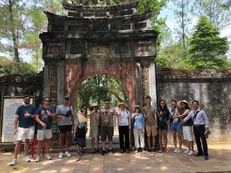 hue-full-day-city-tour-citadel-pagoda-dragon-boat