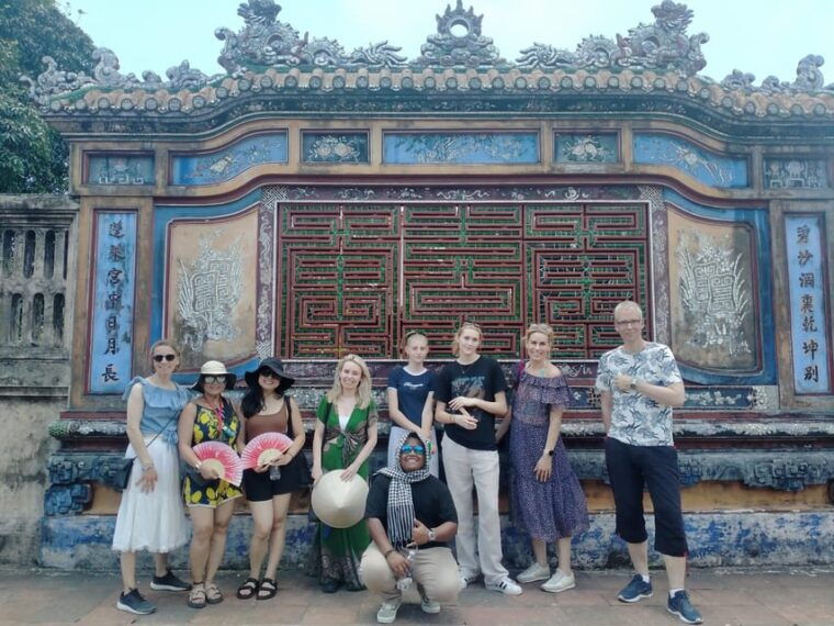 hue-full-day-city-tour-citadel-pagoda-dragon-boat