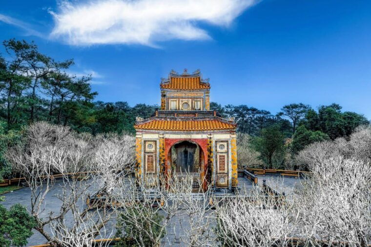 hue-heritage-private-car-tour-no-guide