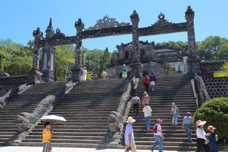 hue-hue-royal-tombs-tour-visit-3-best-tombs-pagoda