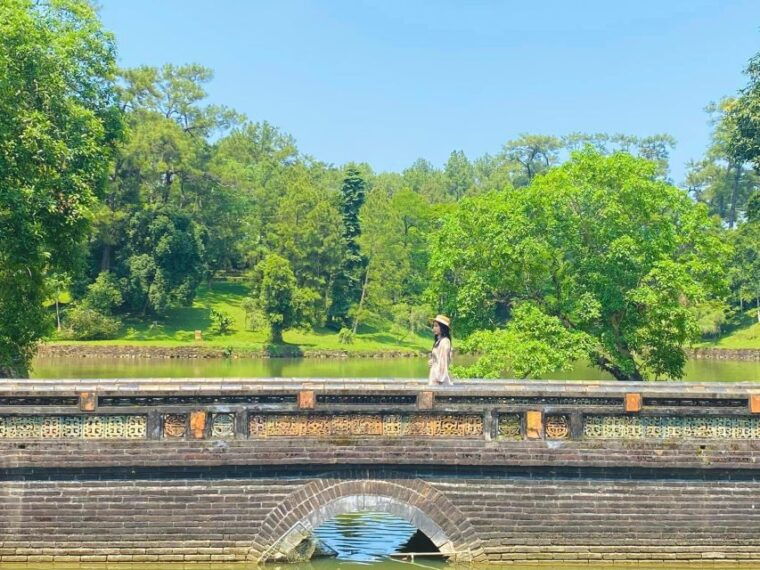 hue-hue-royal-tombs-tour-visit-3-best-tombs-pagoda