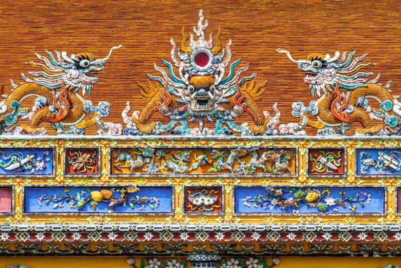 hue-hue-walking-tour-to-imperial-citadel-with-tour-guide
