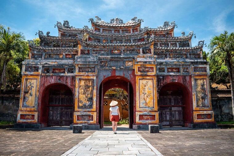 hue-imperial-city-and-forbidden-city-walking-tour