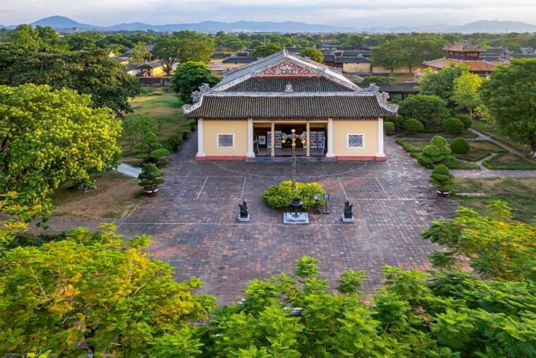 hue-imperial-city-and-forbidden-city-walking-tour