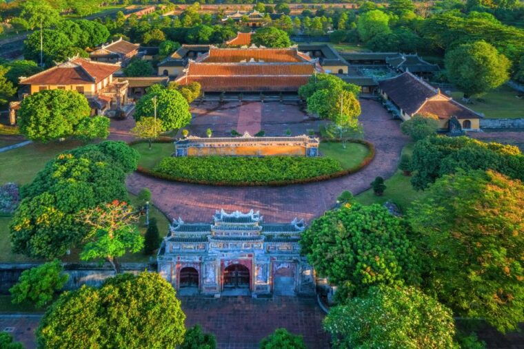 hue-imperial-city-and-forbidden-city-walking-tour