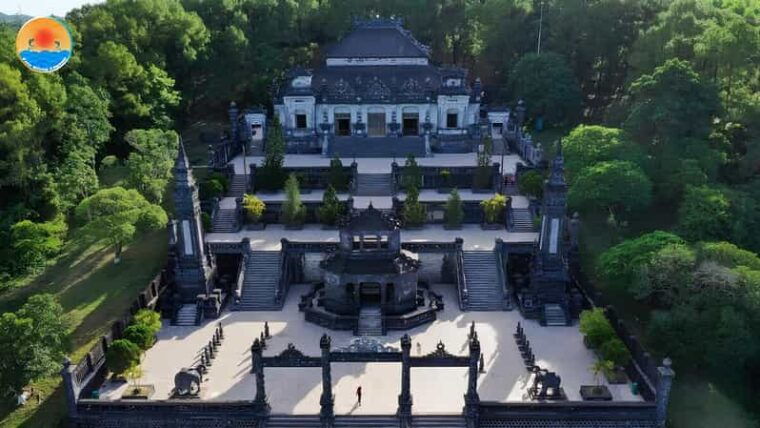 hue-imperial-city-group-tour-with-lunch-from-hoi-an-da-nang