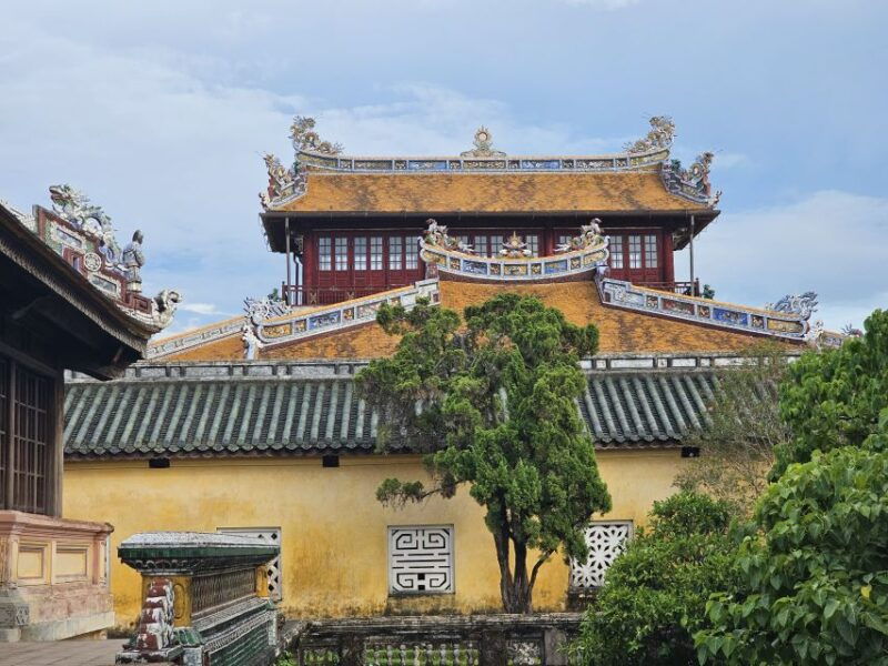 hue-imperial-city-walking-tour-in-25-hours