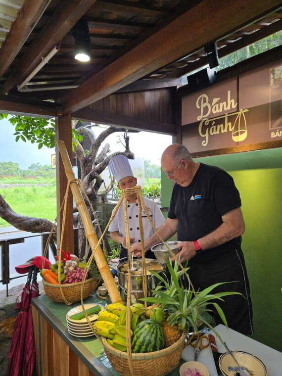 hue-market-tour-and-cooking-class-with-typical-dishes