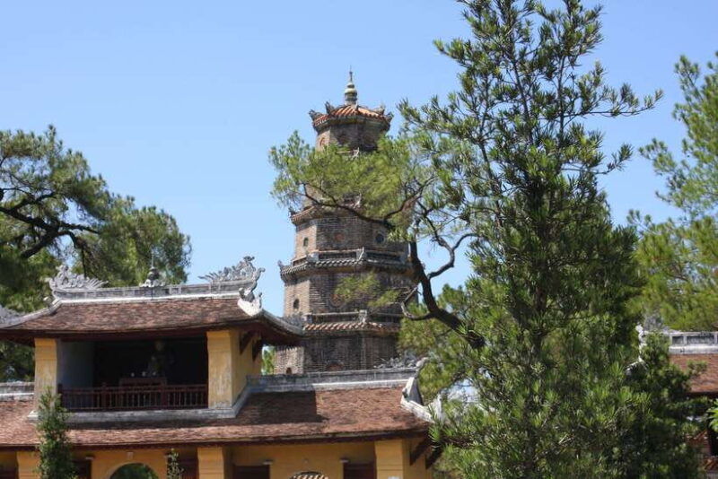 hue-perfume-river-cruise-with-thien-mu-pagoda-tombs