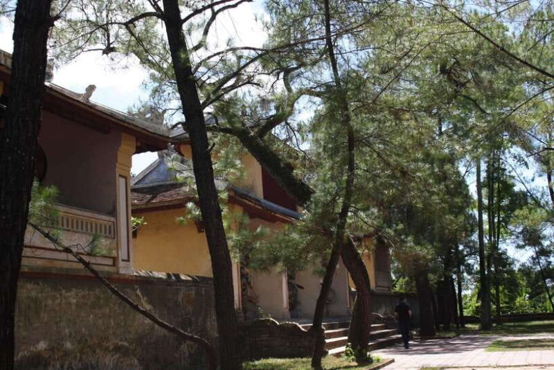 Hue: Perfume River Dragon Boat Cruise Pagoda & Tombs Visit - Who Is This Tour Ideal For?