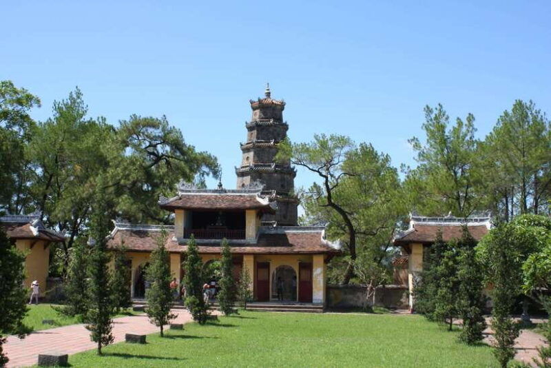 hue-perfume-river-dragon-boat-cruise-pagoda-tombs-visit