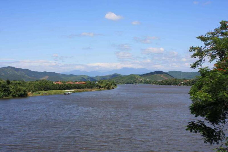 hue-perfume-river-dragon-boat-cruise-pagoda-tombs-visit