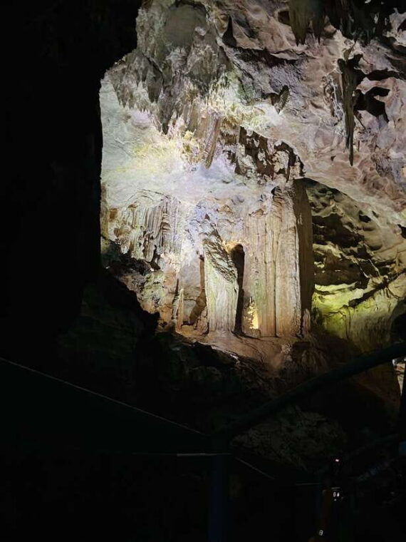 hue-phong-nha-cave-group-tour-on-odd-days