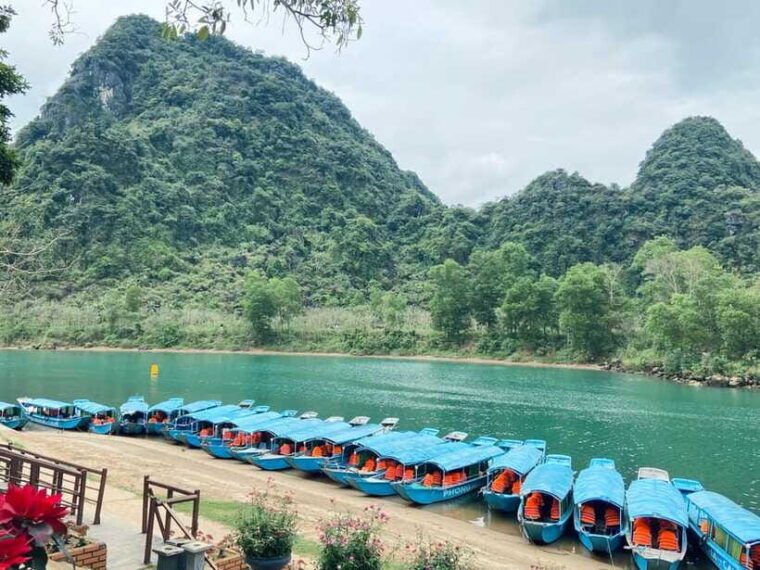 hue-phong-nha-cave-group-tour-on-odd-days