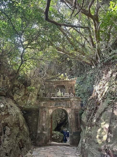 Hue: Private Car to/from Hoi An via Multi Attractions(1-Way) - FAQ