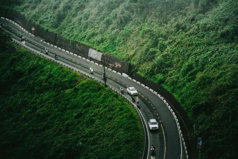 hue-private-car-to-hoi-an-via-haivan-pass-city-of-ghosts