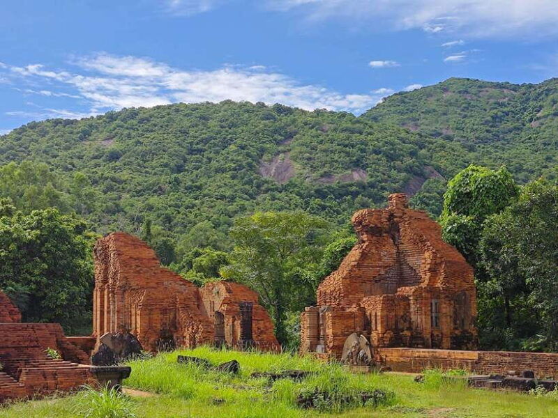 hue-private-car-to-hoi-an-via-my-son-sanctuaryhai-van-pass